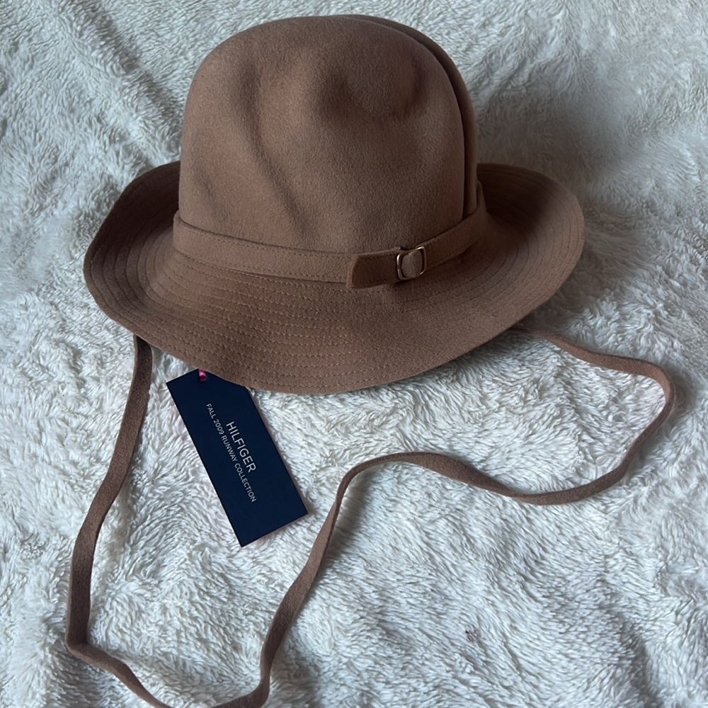 ‼️Brand New Never Worn‼️ Tommy Hilfiger Vintage Fall 2009 100% Wool Hat